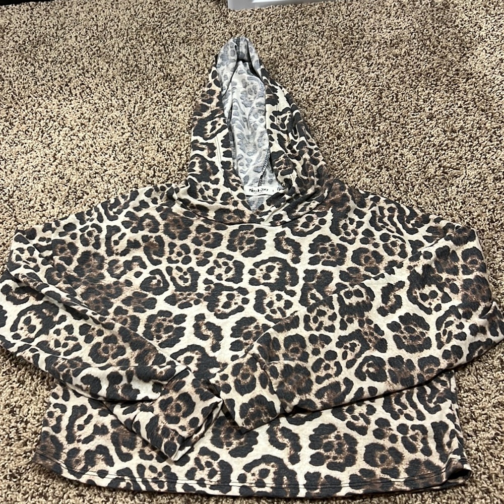 Leopard cropped hoodie shirt